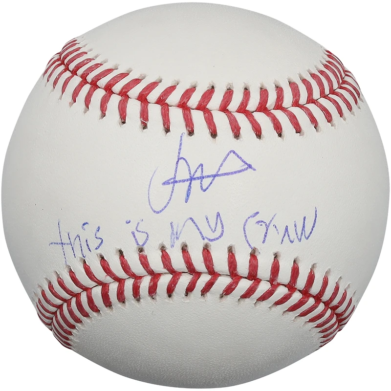 Jesús a fabriqué une balle de baseball autographiée des Milwaukee Brewers avec l'inscription « This Is My Crew ».