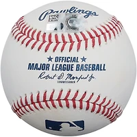 Jesús a fabriqué une balle de baseball autographiée des Brewers de Milwaukee