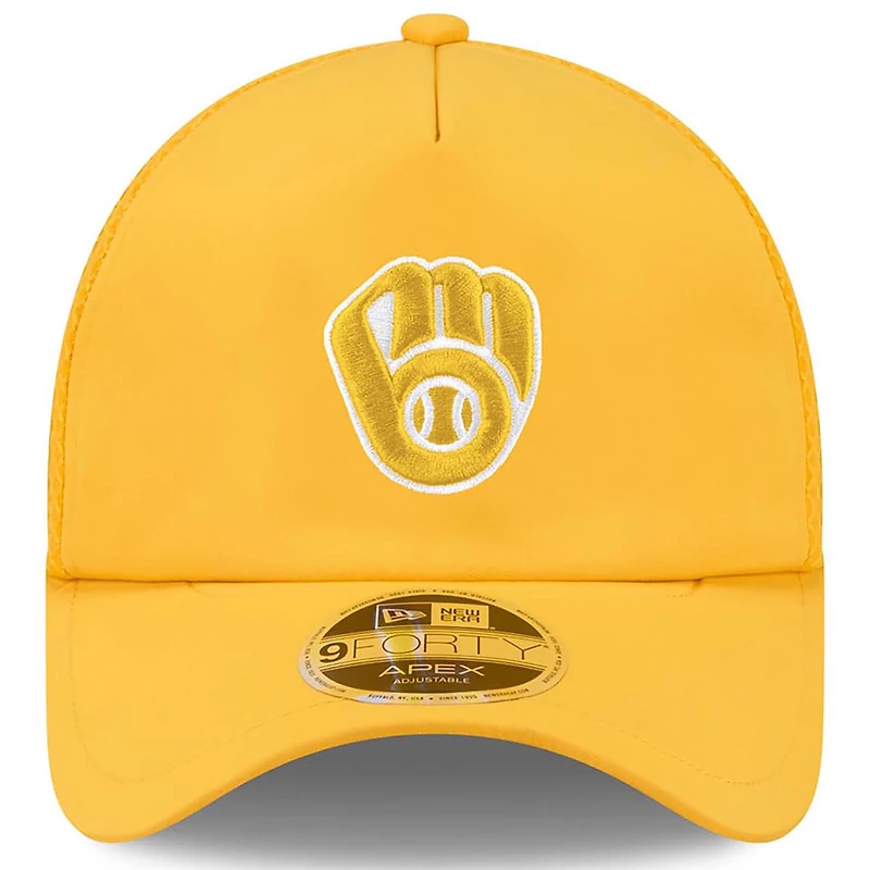 Men's New Era Gold Milwaukee Brewers 2026 Batting Practice Apex 9FORTY Adjustable Trucker Hat