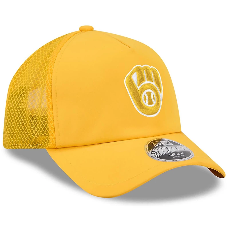 Men's New Era Gold Milwaukee Brewers 2026 Batting Practice Apex 9FORTY Adjustable Trucker Hat