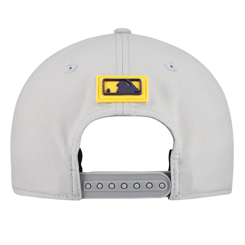 Casquette ajustable New Era grise Milwaukee Brewers 2026 Clubhouse 9SEVENTY pour homme