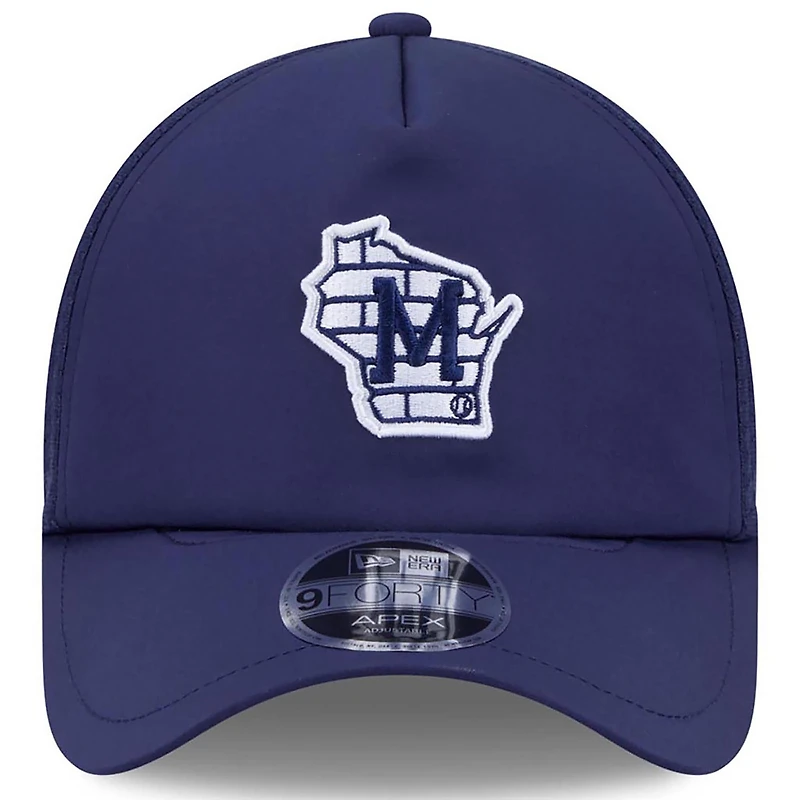 Casquette ajustable New Era Apex 9FORTY pour homme, bleu marine, Milwaukee Brewers, saison 2026, modèle alternatif d'entraînement.