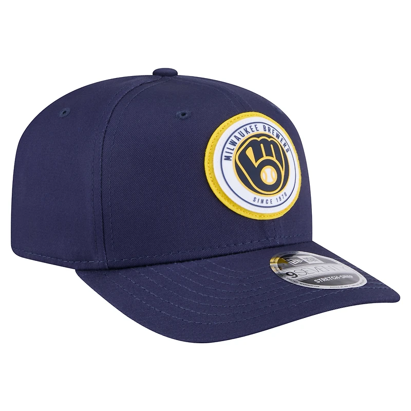 Casquette extensible à bouton-pression New Era bleu marine Milwaukee Brewers Circle Patch 9SEVENTY pour homme