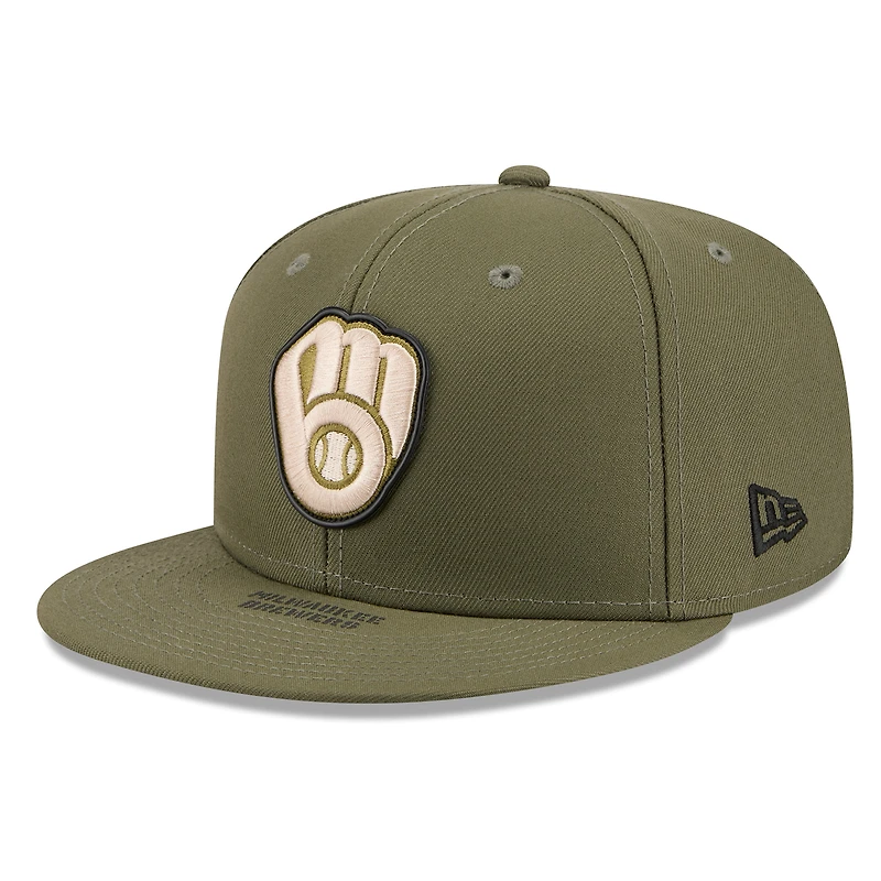 Casquette ajustée New Era Olive Milwaukee Brewers 2026 Journée des forces armées 59FIFTY pour homme