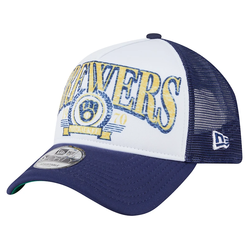 Casquette camionneur ajustable New Era blanche Milwaukee Brewers 9FORTY A-Frame pour homme