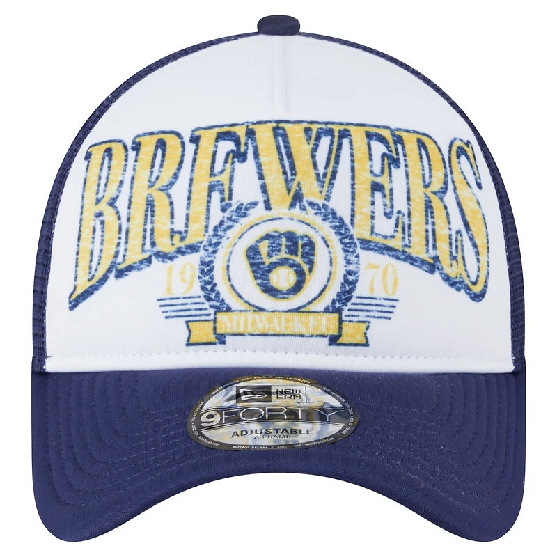 Casquette camionneur ajustable New Era blanche Milwaukee Brewers 9FORTY A-Frame pour homme