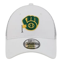 Men's New Era  White Milwaukee Brewers Flag 9FORTY Trucker Adjustable Hat