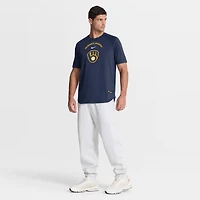 Haut raglan Nike Dri-FIT authentique Milwaukee Brewers bleu marine pour homme, collection entraînement au bâton avant-match