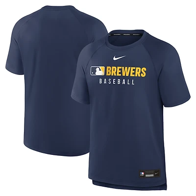 T-shirt Nike bleu marine pour homme, collection authentique des Milwaukee Brewers, raglan Dri-FIT d'avant-match