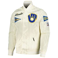 Veste Pro Standard crème pour hommes Milwaukee Brewers Cooperstown Collection Pinstripe Retro Classic Satin Full-Snap Jacket