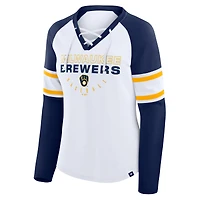 T-shirt à manches longues et col en V lacets raglan pour femme Fanatics, blanc/bleu marine, Milwaukee Brewers Blitz Package