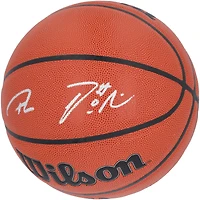 Ballon de basket-ball d'intérieur/extérieur Wilson Authentic Series autographié par Giannis Antetokounmpo et Damian Lillard des Milwaukee Bucks