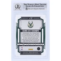 Giannis Antetokounmpo Milwaukee Bucks Autographié 2022-23 Panini Chronicles Score Gold #532 #1/10 Beckett Fanatics Witnessed Authenticated 10 Card
