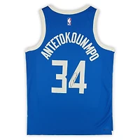 Maillot Nike Swingman 2024-25 dédicacé par Giannis Antetokounmpo des Milwaukee Bucks, édition City bleue