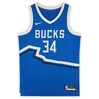 Maillot Nike Swingman 2024-25 dédicacé par Giannis Antetokounmpo des Milwaukee Bucks, édition City bleue