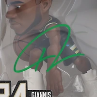 Figurine en vinyle autographiée de pouces de Giannis Antetokounmpo Milwaukee Bucks avec logo sMALL-STARS