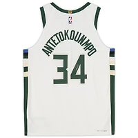Maillot authentique blanc dédicacé par Giannis Antetokounmpo Milwaukee Bucks Nike Association Edition