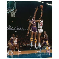 Photo Sky Hook 8" x 10" dédicacée par Kareem Abdul-Jabbar des Milwaukee Bucks
