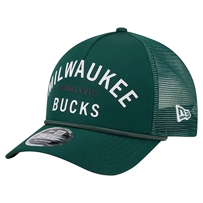 Casquette de camionneur minimaliste A-Frame 9FORTY vert chasseur pour homme New Era Milwaukee Bucks