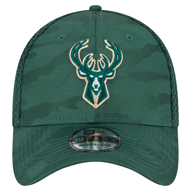Men's New Era  Hunter Green Milwaukee Bucks Subtle Camo 39THIRTY Flex Hat