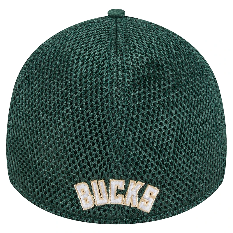 Men's New Era  Hunter Green Milwaukee Bucks Subtle Camo 39THIRTY Flex Hat