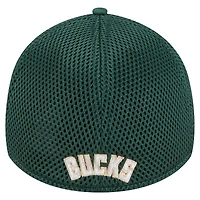 Men's New Era  Hunter Green Milwaukee Bucks Subtle Camo 39THIRTY Flex Hat