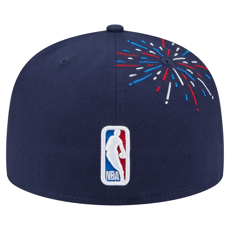Casquette ajustée 59FIFTY Americana Fireworks des Milwaukee Bucks de New Era pour homme, bleu marine
