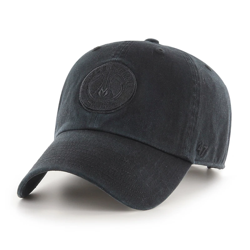 Men's '47 Milwaukee Bucks Black on Black Clean Up Adjustable Hat