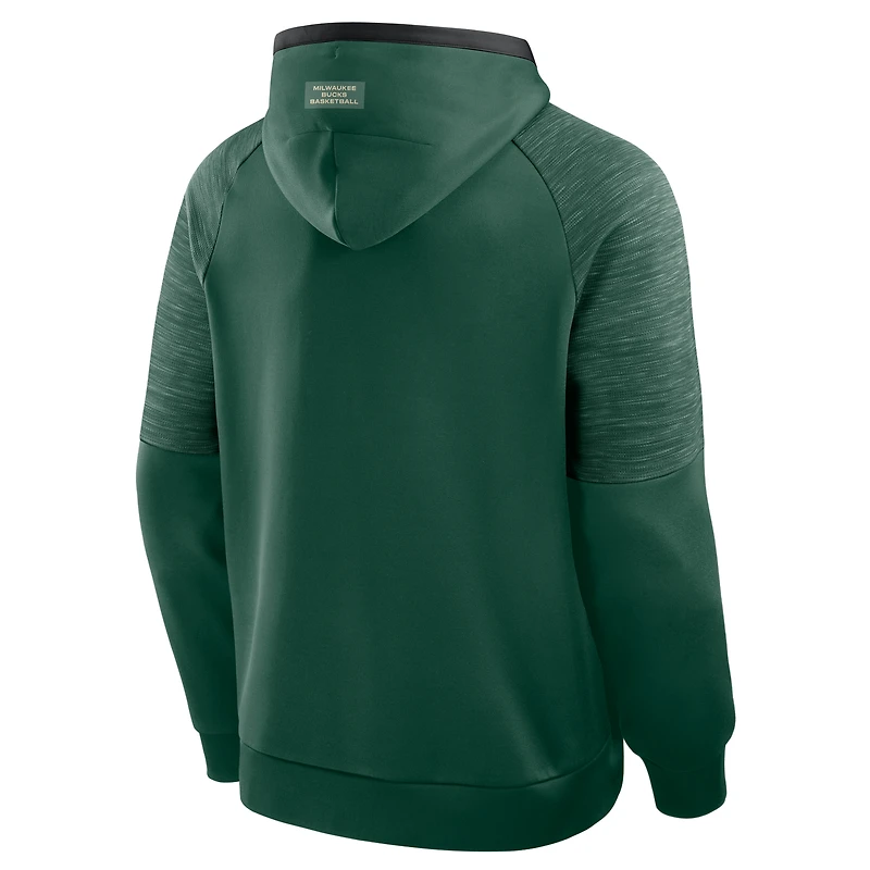 Sweat à capuche Fanatics vert chasseur pour homme, modèle Pick & Roll Defender des Milwaukee Bucks