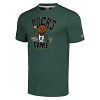 T-shirt triple mélange Hommage Damian Lillard Hunter Green Milwaukee Bucks Caricature pour hommes