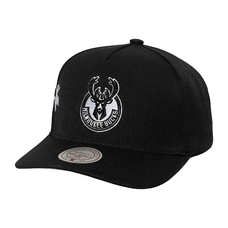 Casquette ajustable Mitchell & Ness noire Milwaukee Bucks Born To Win Pro Crown pour homme