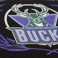T-shirt noir Mitchell & Ness Milwaukee Bucks NBA x Michelob Ultra Rewind II pour homme