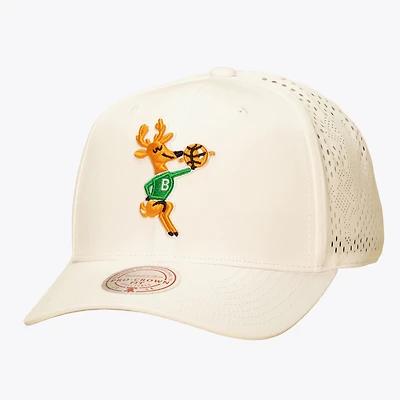 Men's Mitchell & Ness Cream Milwaukee Bucks Perfect Lightweight Pro Crown Snapback Hat