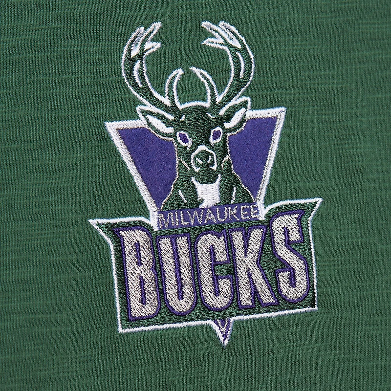 T-shirt en feutre appliqué vert Milwaukee Bucks Hardwood Classics pour homme Mitchell & Ness