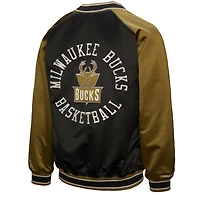 Veste Mitchell & Ness olive Milwaukee Bucks Clutch Satin Raglan à boutons-pression pour homme