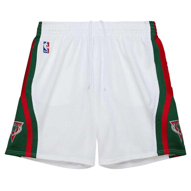 Short Swingman blanc Mitchell & Ness pour homme des Milwaukee Bucks 2013/14