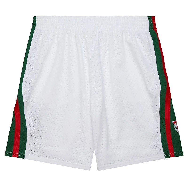 Short Swingman blanc Mitchell & Ness pour homme des Milwaukee Bucks 2013/14