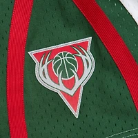 Short Swingman blanc Mitchell & Ness pour homme des Milwaukee Bucks 2013/14