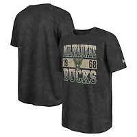 Men's New Era Black Milwaukee Bucks Enzyme Washed Oversized T-Shirt