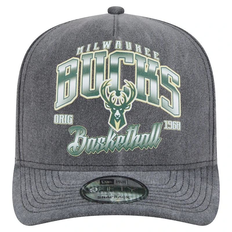 Men's New Era  Charcoal Milwaukee Bucks Throwback Washed Pre-Curved 9FIFTY Snapback Hat