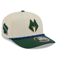 Casquette ajustable New Era crème/vert chasseur Milwaukee Bucks édition City 2025/26 9SEVENTY pour homme