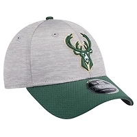 Men's New Era Heather Gray/Hunter Green Milwaukee Bucks Active Digi-Tech Two-Tone 9FORTY Adjustable Hat