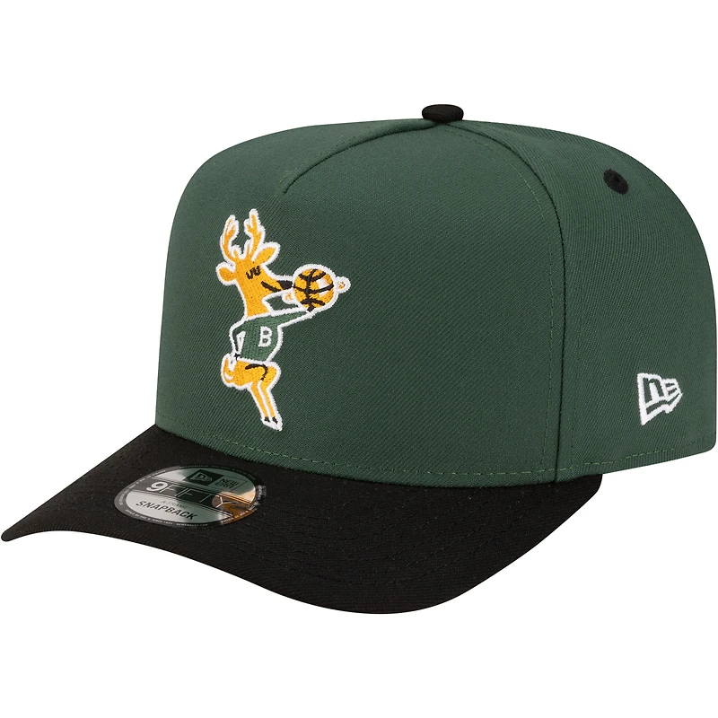Casquette snapback New Era 9FIFTY pour homme, vert chasseur/noir, Milwaukee Bucks, style années 80.