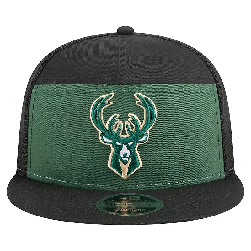 Men's New Era  Hunter Green/Black Milwaukee Bucks Outdoor Split Panel 9FIFTY Snapback Hat
