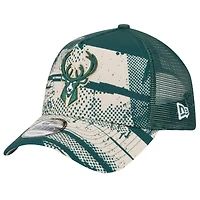 Casquette ajustable Milwaukee Bucks Tip Off A-Frame Trucker 9FORTY de New Era pour homme, vert chasseur/crème