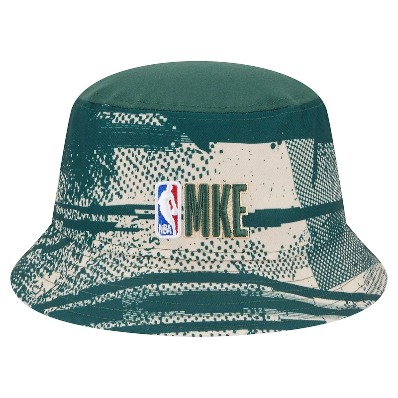 Chapeau Bob Milwaukee Bucks Tip-Off de New Era pour homme, vert chasseur/crème