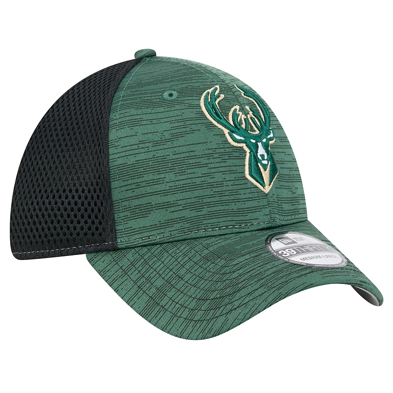 Men's New Era Hunter Green Milwaukee Bucks Active Tech Neo Flex 39THIRTY Hat