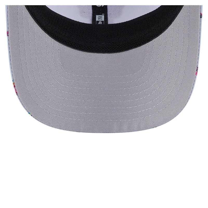 Casquette extensible à bouton-pression New Era bleu clair/gris Milwaukee Bucks Adventure Aloha Pattern 9SEVENTY pour homme