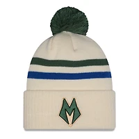 Bonnet à revers New Era pour homme, couleur beige/vert chasseur, Milwaukee Bucks, édition City 2025/26, avec pompon