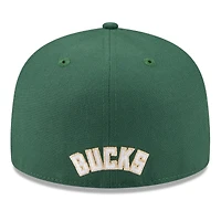 Casquette ajustée New Era 59FIFTY blanche/vert chasseur pour homme, Milwaukee Bucks, NBA 2025 Tip Off Split Panel